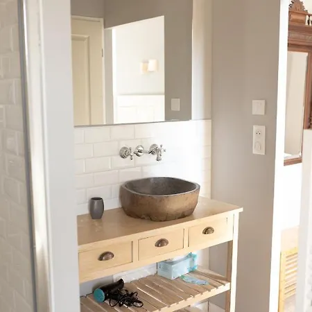 Domaine Des Jammetous - And Yoga Retreat Center Nocleg ze śniadaniem 3*