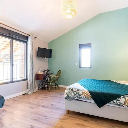 Domaine Des Jammetous - And Yoga Retreat Center La Magdelaine-Sur-Tarn