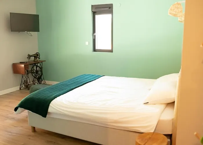 Alojamento de Acomodação e Pequeno-almoço Domaine Des Jammetous - And Yoga Retreat Center 3*