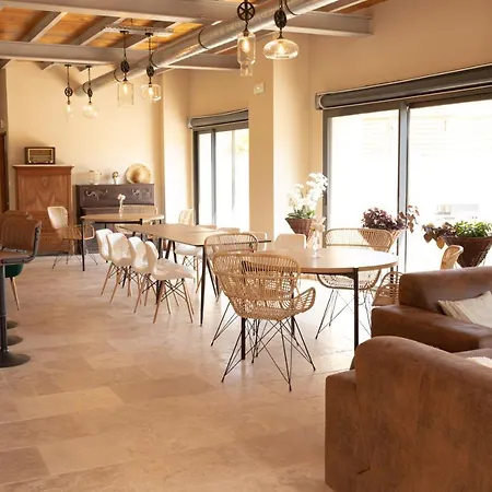 ベッド・アンド・ブレックファスト Domaine Des Jammetous - And Yoga Retreat Center 3*