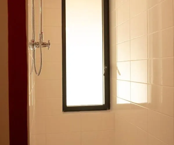 فندق مبيت وإفطار Domaine Des Jammetous - And Yoga Retreat Center La Magdelaine-Sur-Tarn